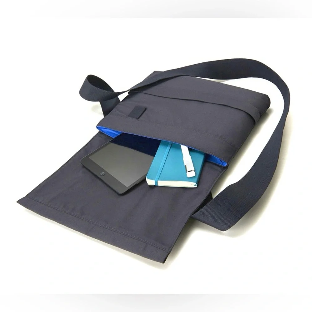 Moleskine Black Messenger/Shoulder Bag-Unisex